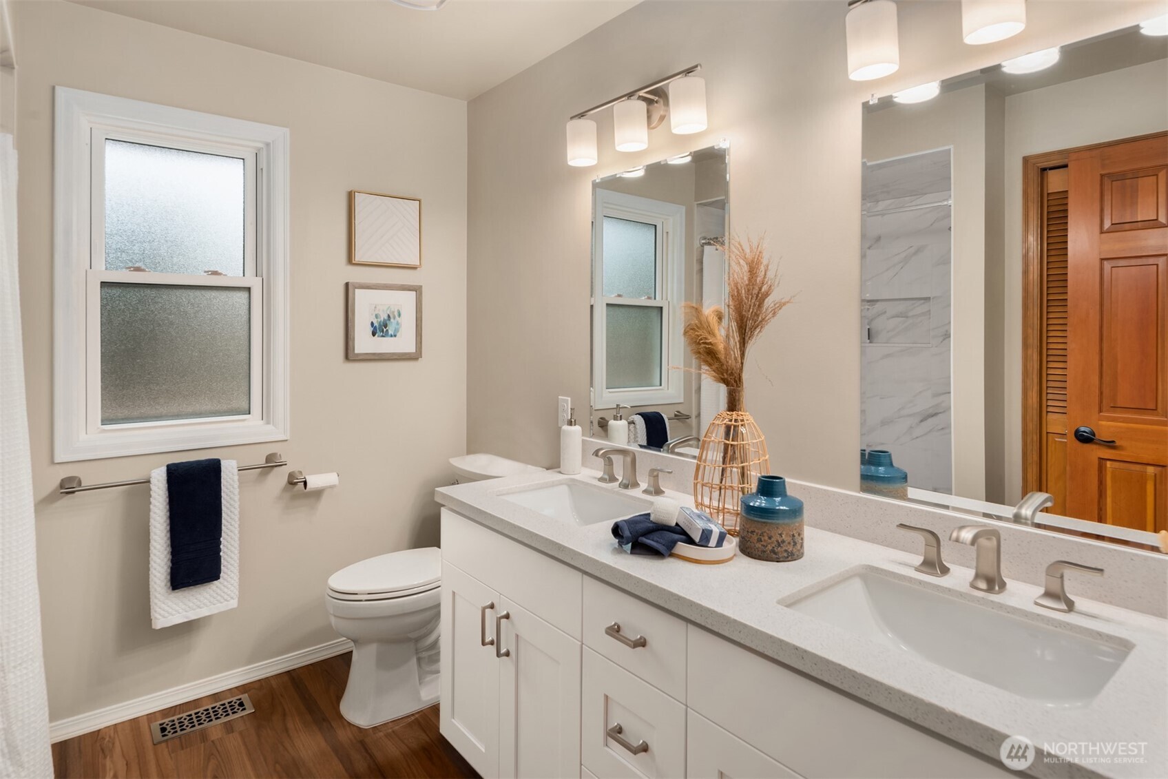 Newly remodeled hall bathroom upstairs