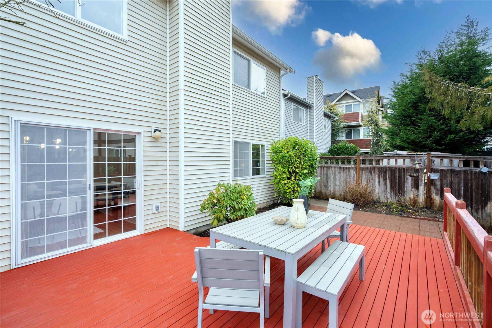 Freshly painted deck, great for parties and kids's play