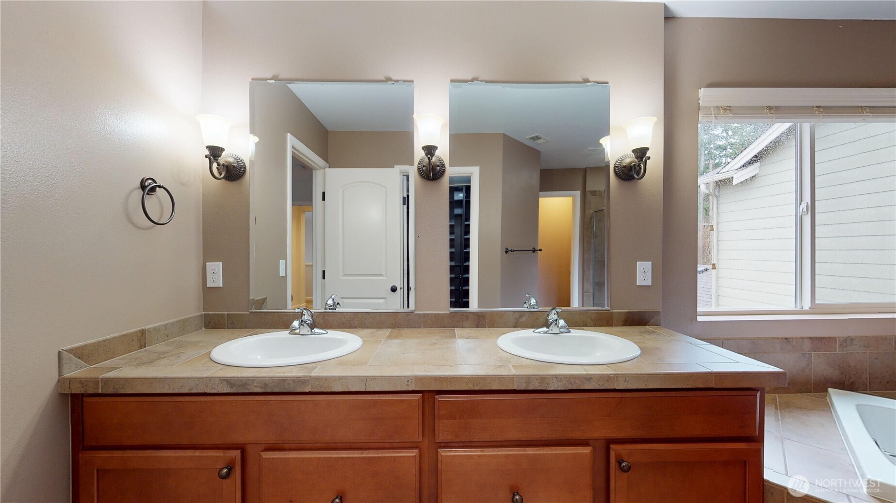 dual vanity in primary bath