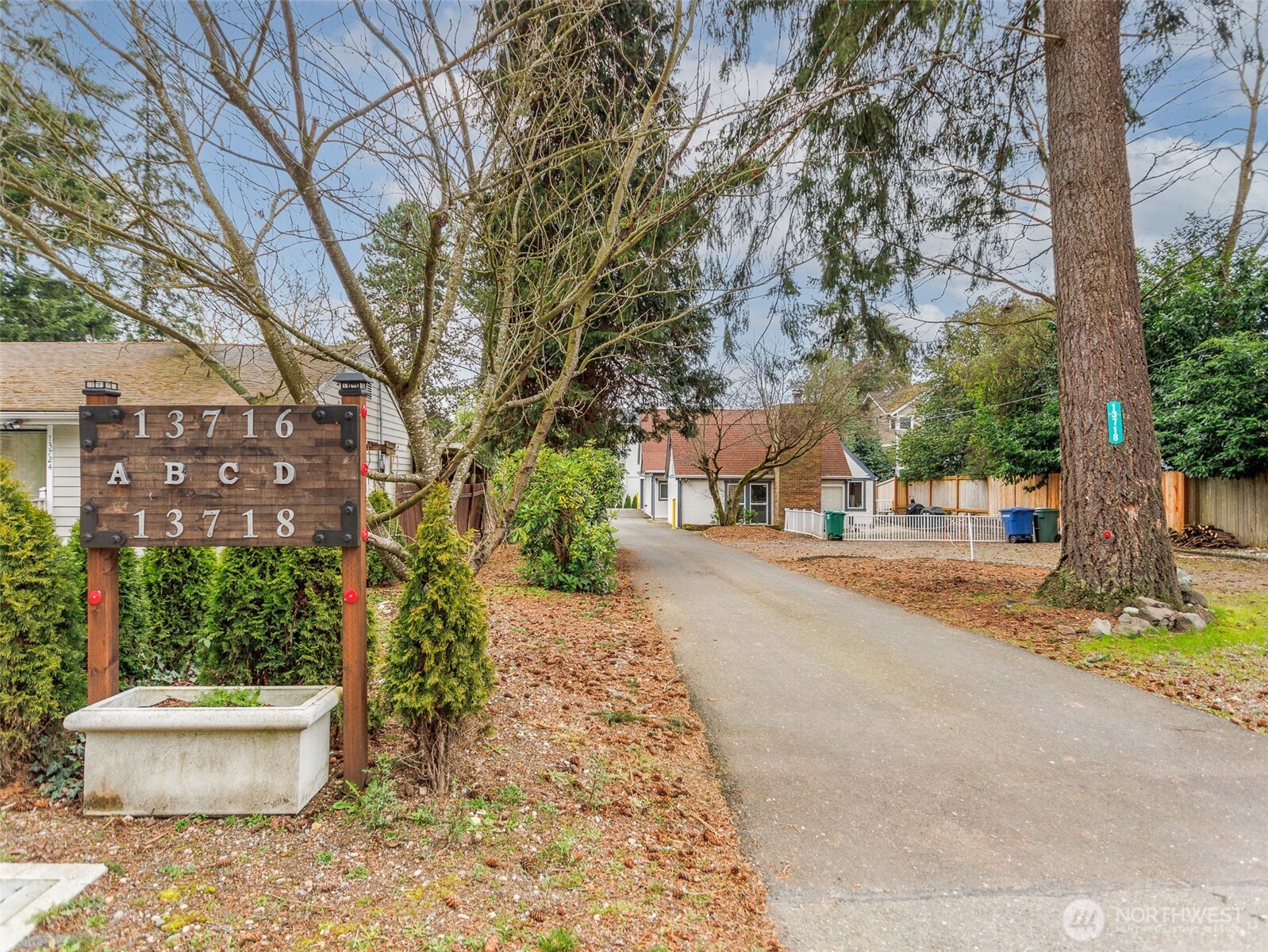 Entrance to Driveway