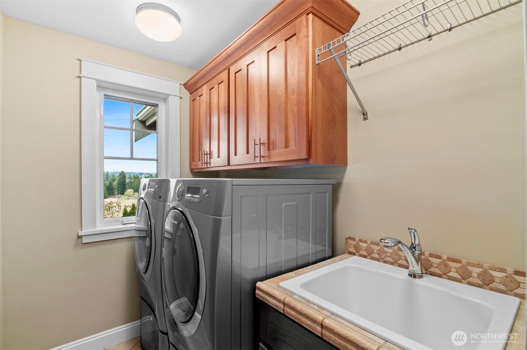Full bathroom on upper floor.