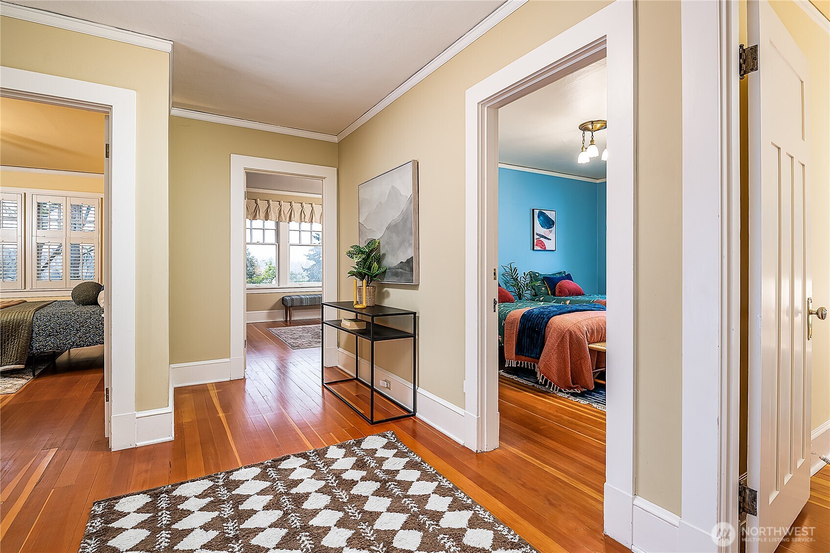 The spacious landing allows the bedrooms to feel moire private.