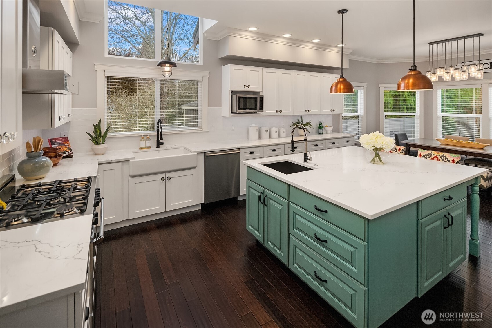 Complete remodeled Kitchen with quartz countertops