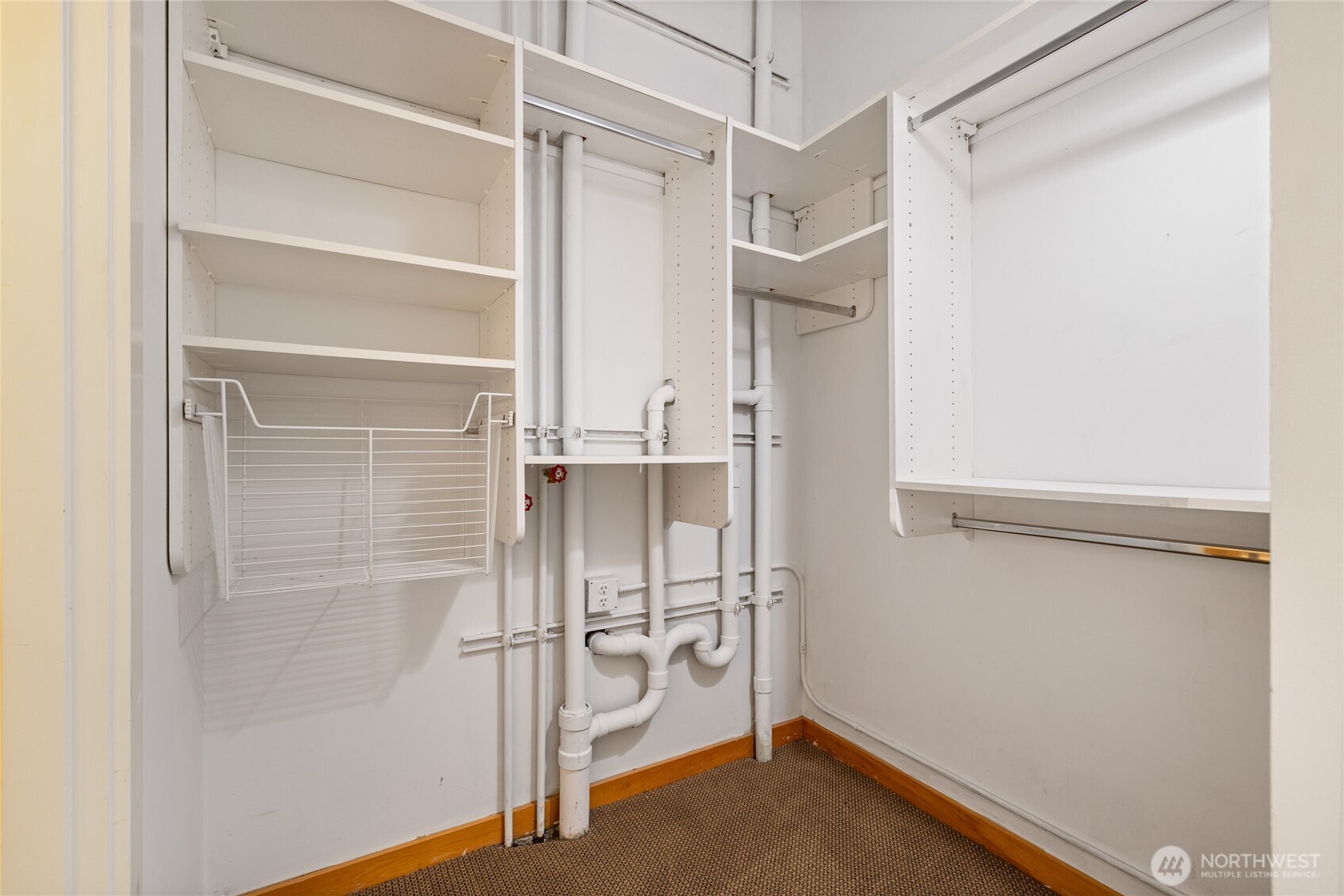 Open area for washer/dryer hook up, storage or closet