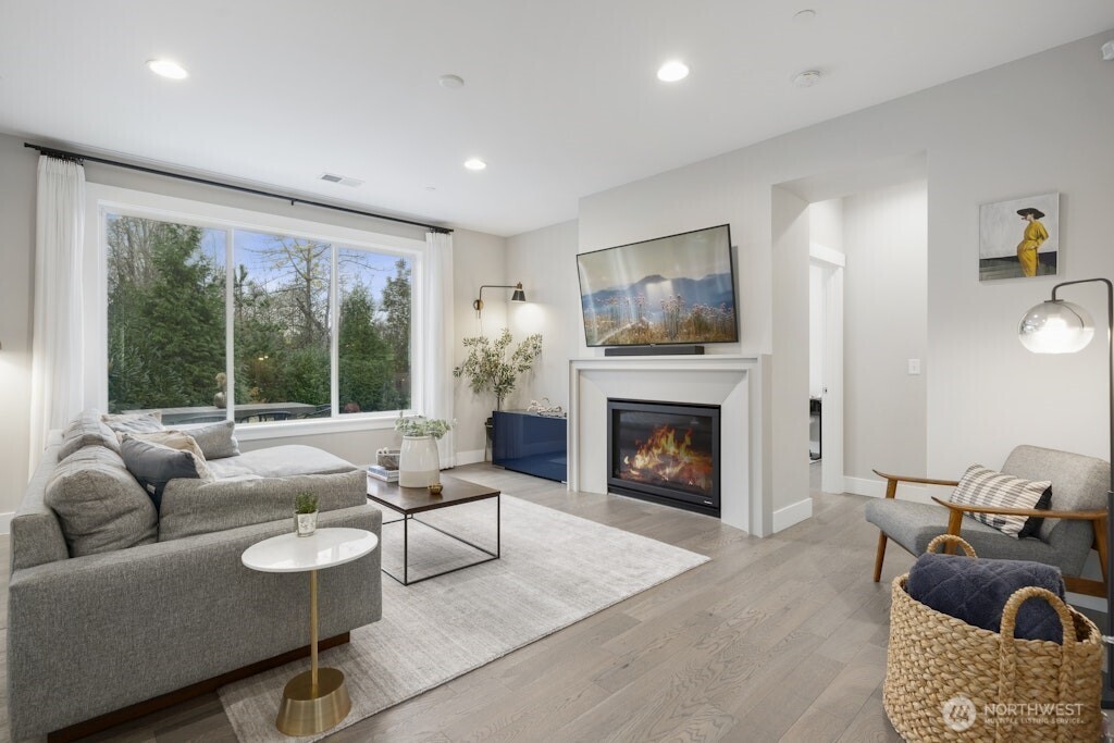 Lounge space off of the kitchen.