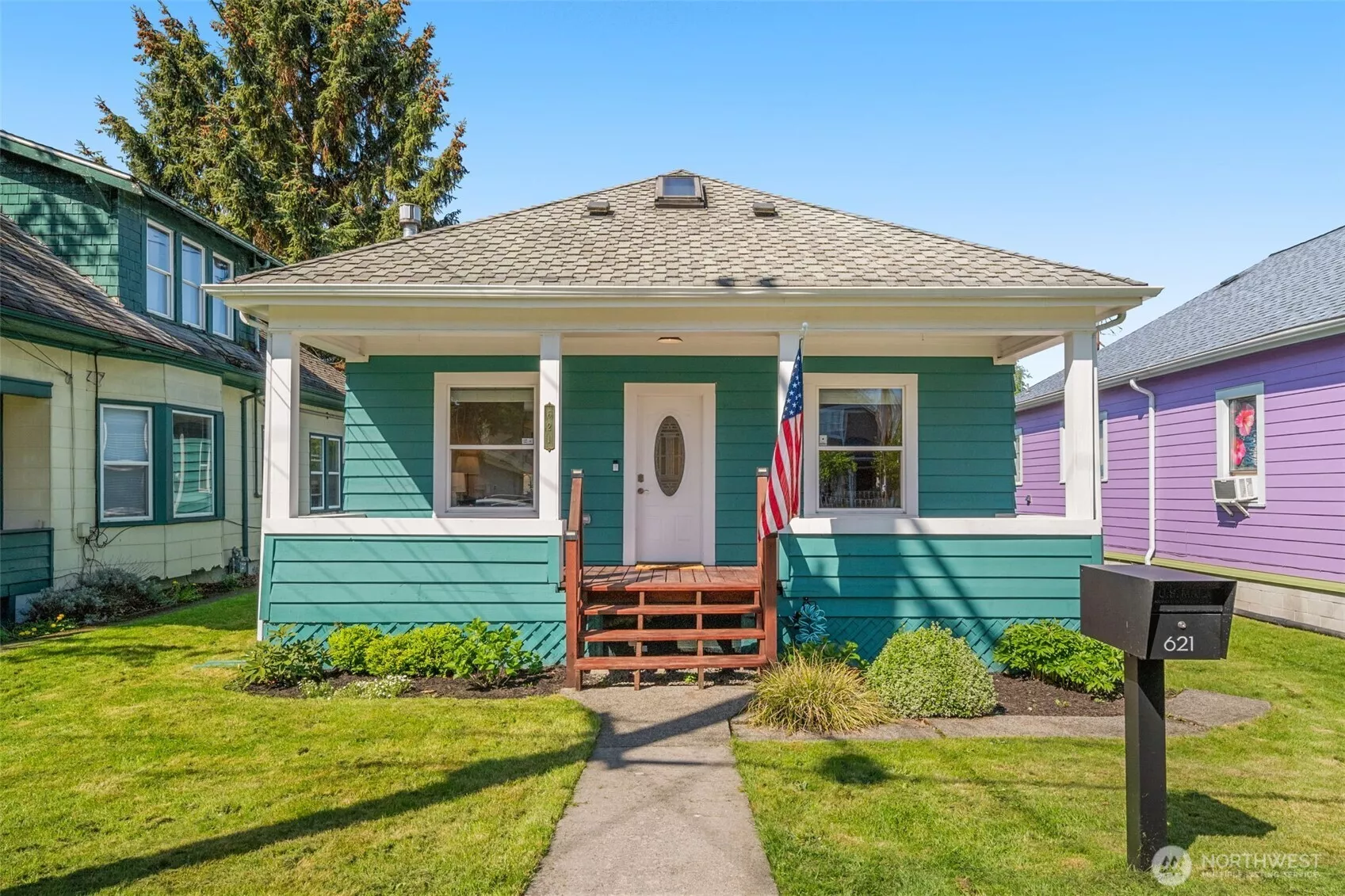 Beautifully remodeled Craftsman in desirable Downtown Renton location!