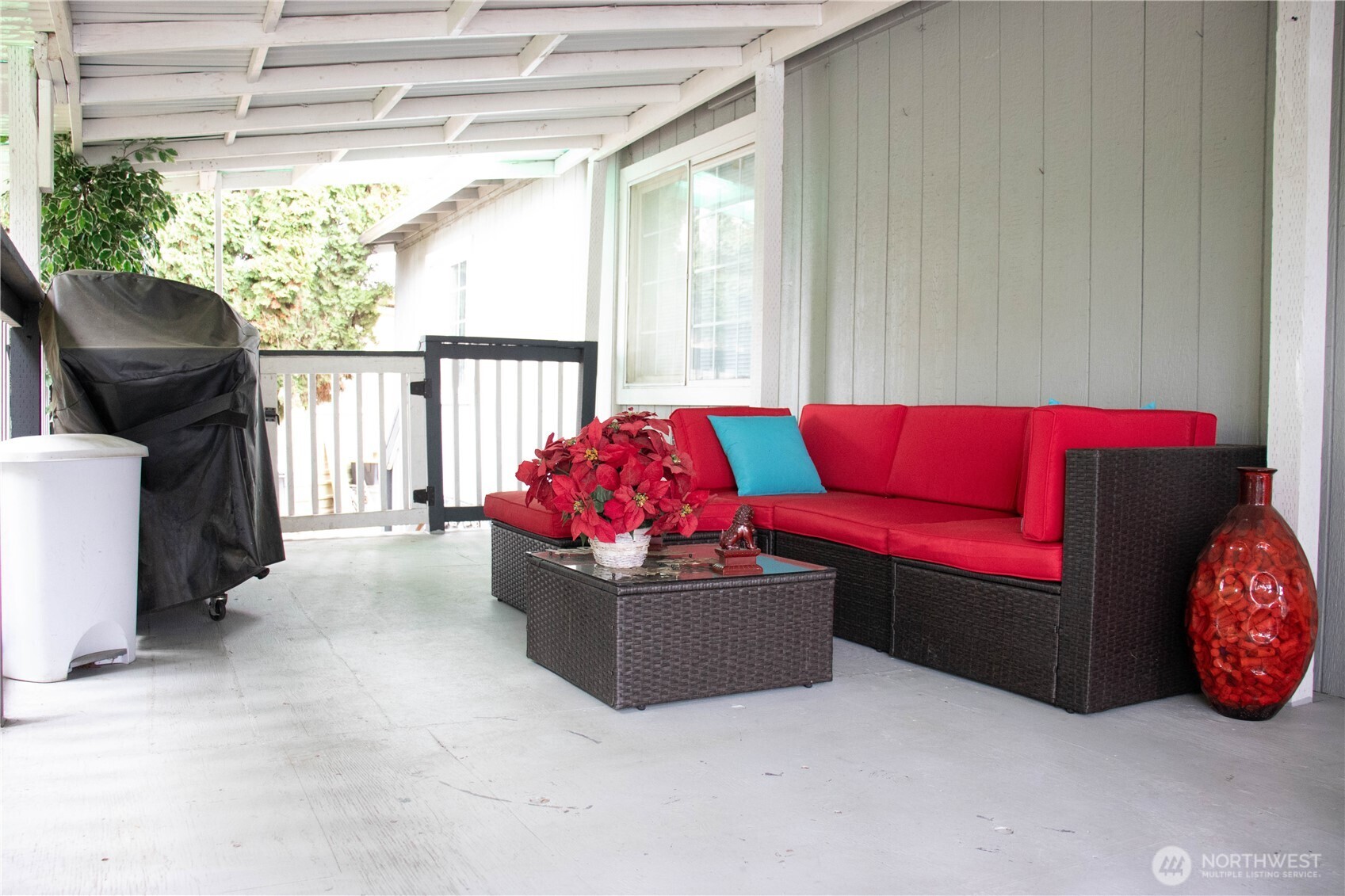 Roomy and secluded front deck