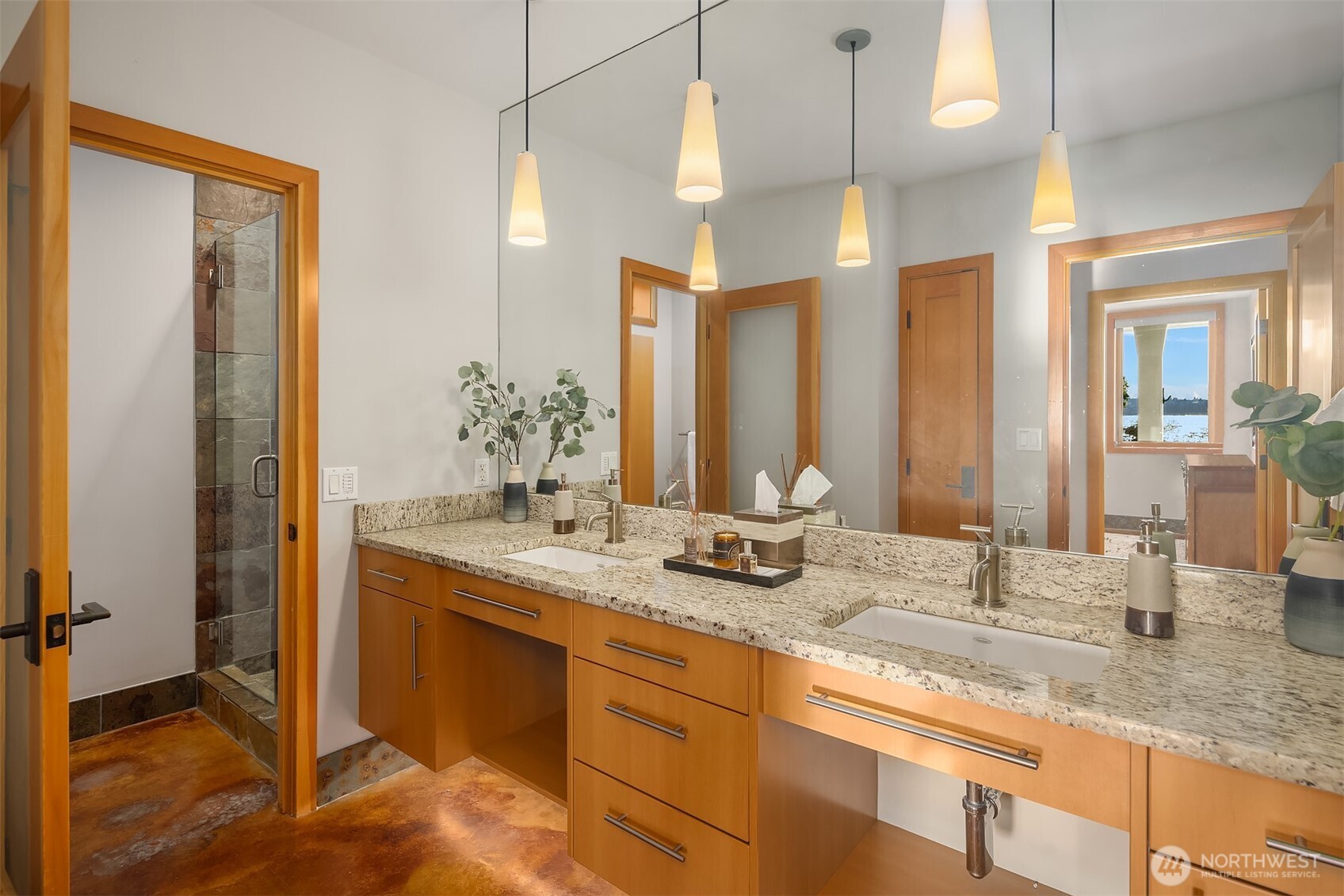 Lower level 3/4 bathroom.