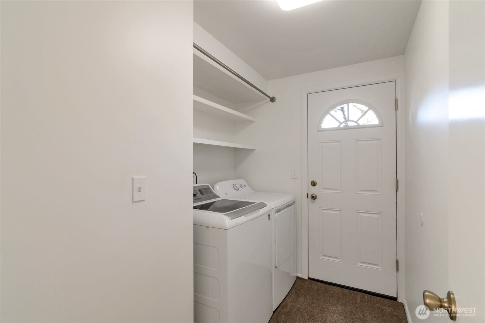 Utility Room - washer and dryer stay
