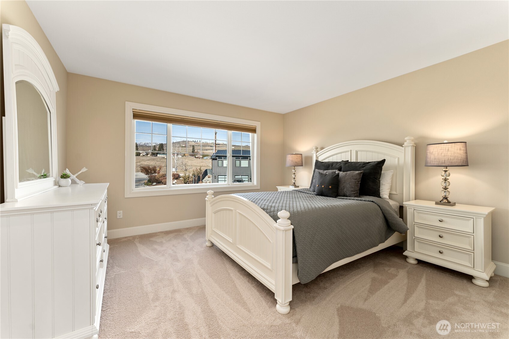 Guest Room - Upstairs