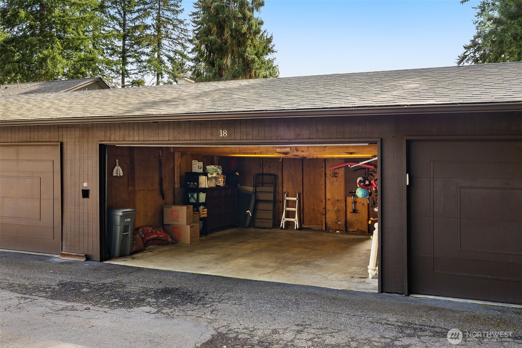 Amazing 2 car garage - this is rare to find!