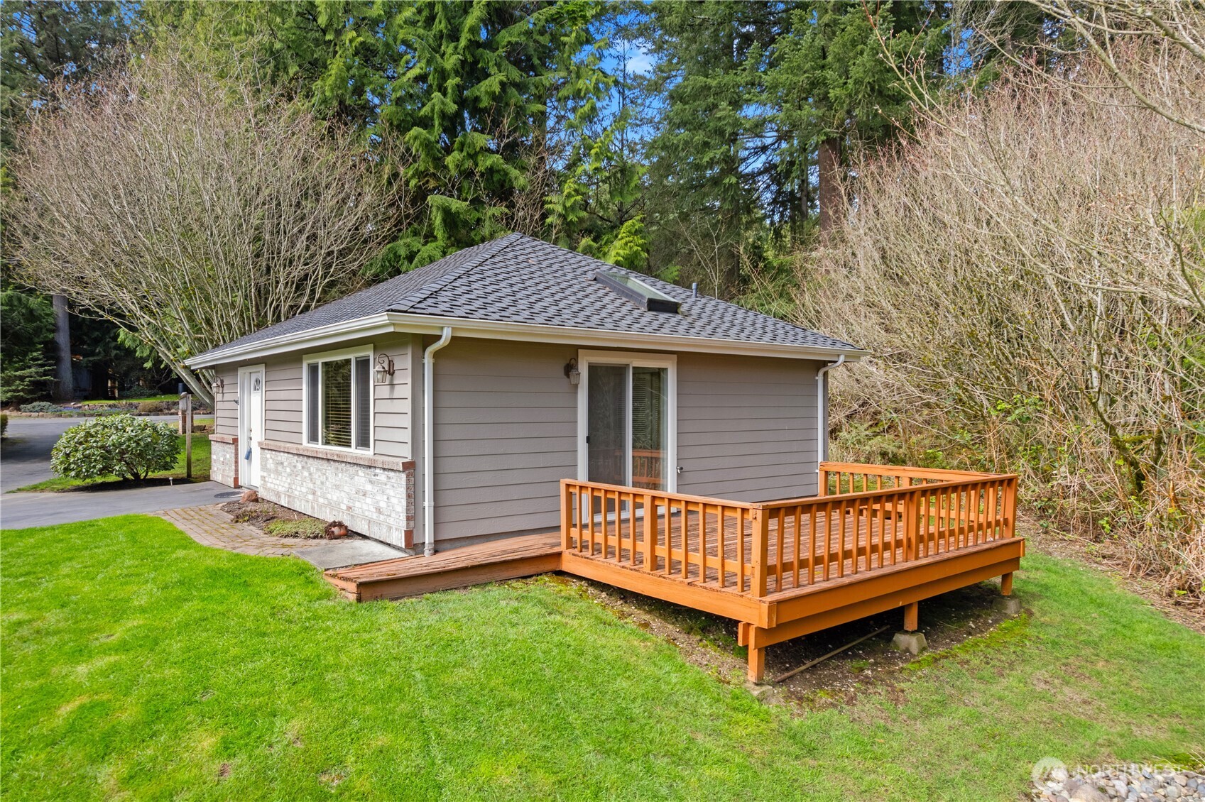 Separate, 700sqft. cottage adjacent to main house