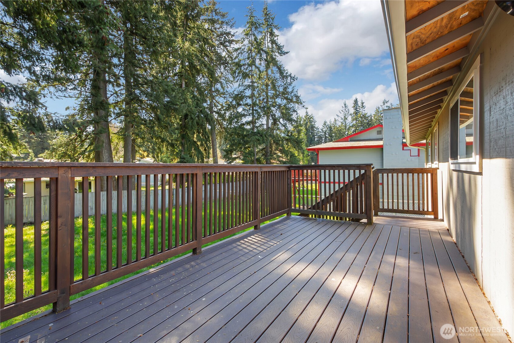 Large deck off of kitchen