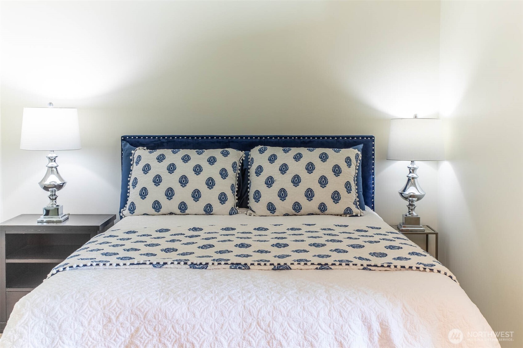 While Your New Home is located in a GREAT LOCATION in Downtown Bellevue, it is also very Peaceful & Quiet on the 11th Floor.