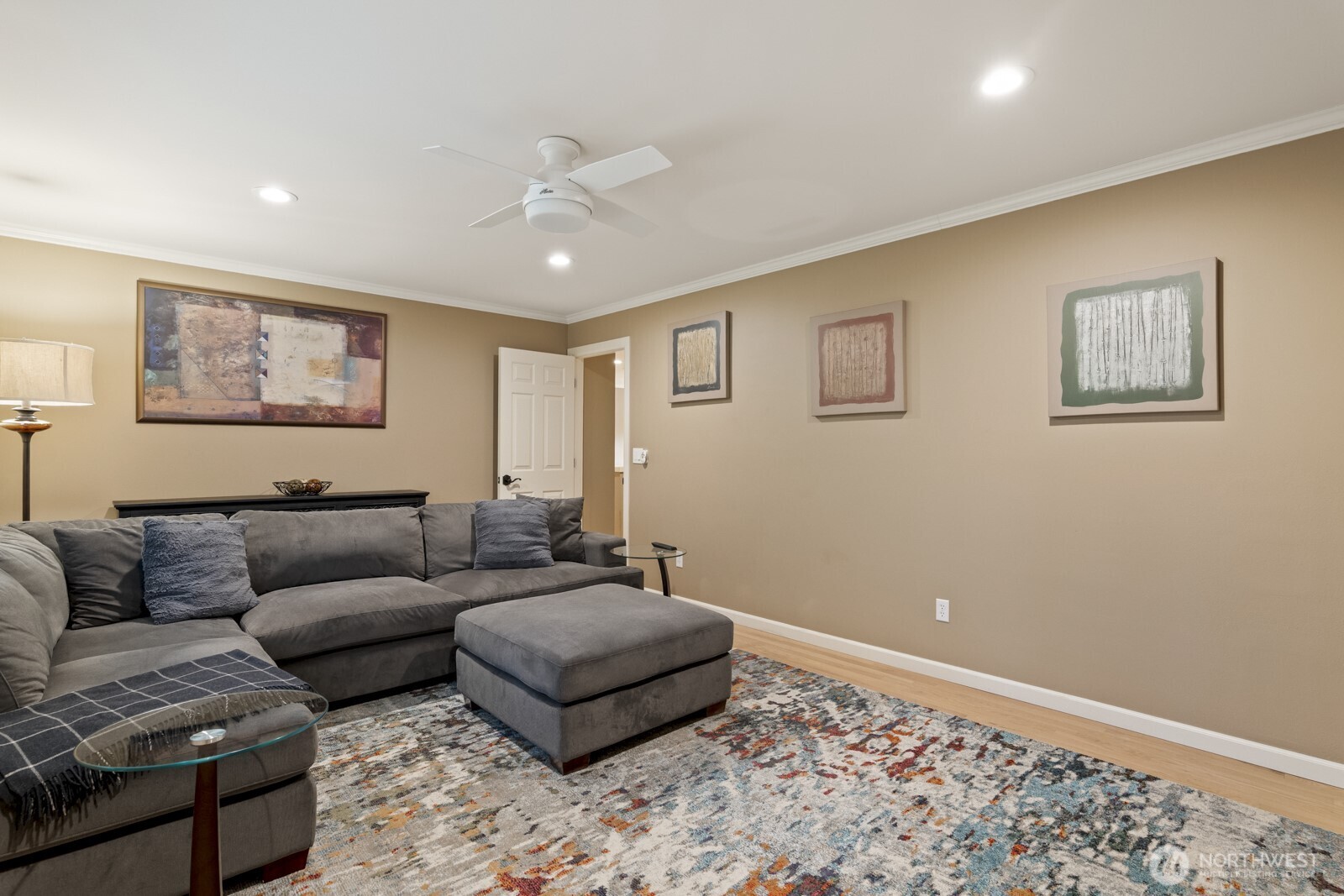 Generous sized bonus room