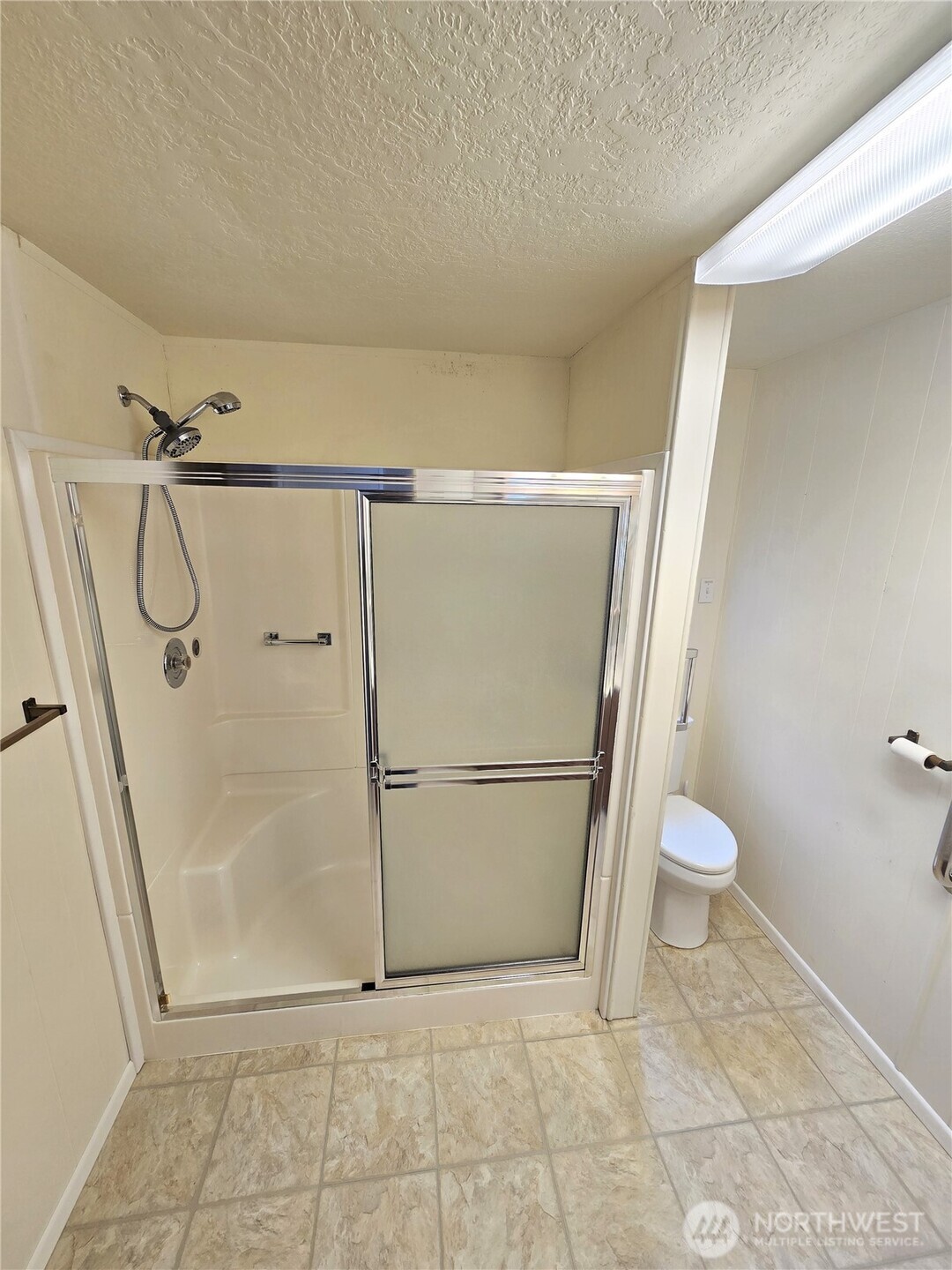 2nd Bath with sit down shower