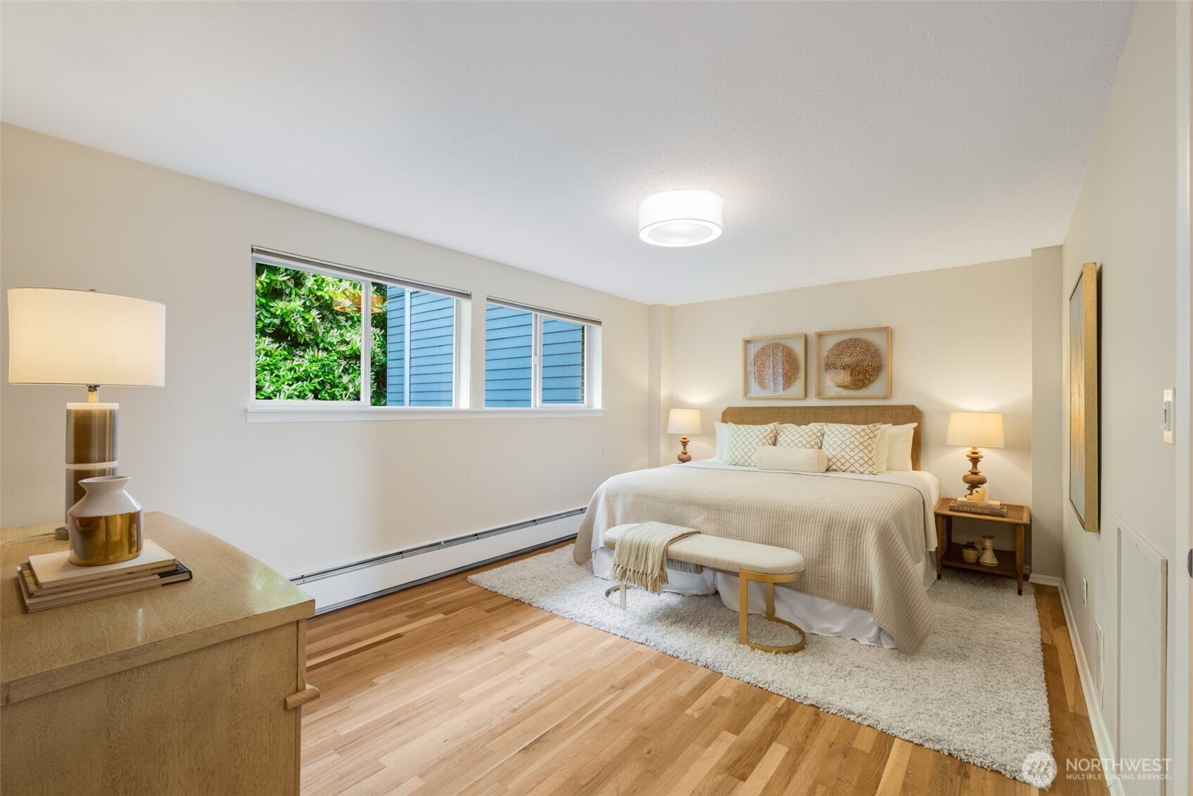 Enormous bedroom
