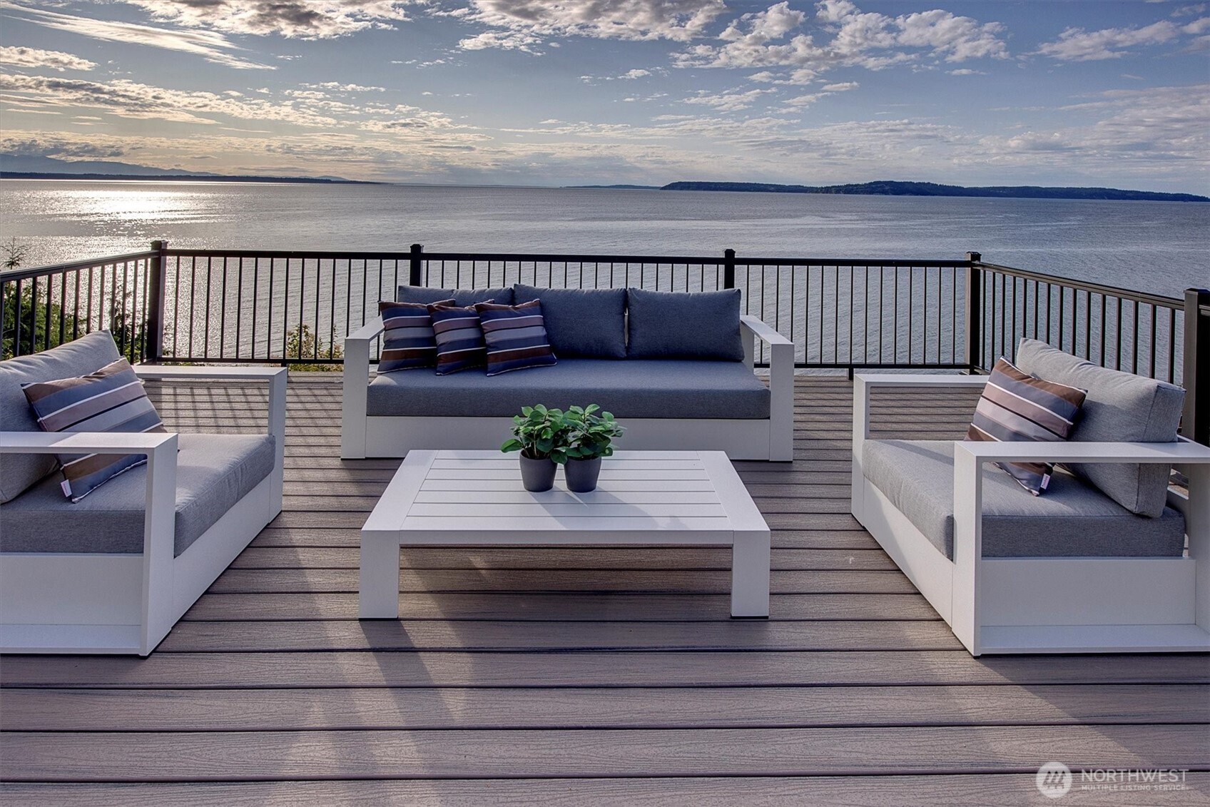 MIL - lower level deck