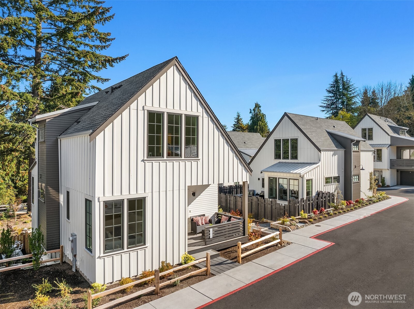 The largest of three stunning floor plans, 2216 NE 125 features 4 bedrooms and 3 baths.