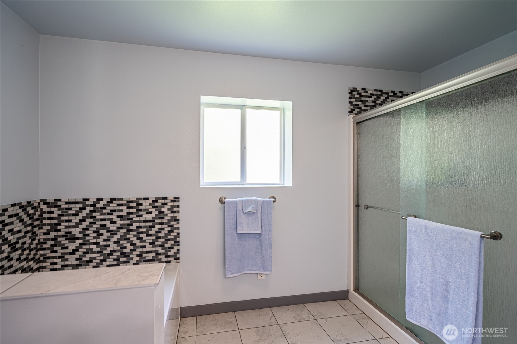 Spacious primary bath