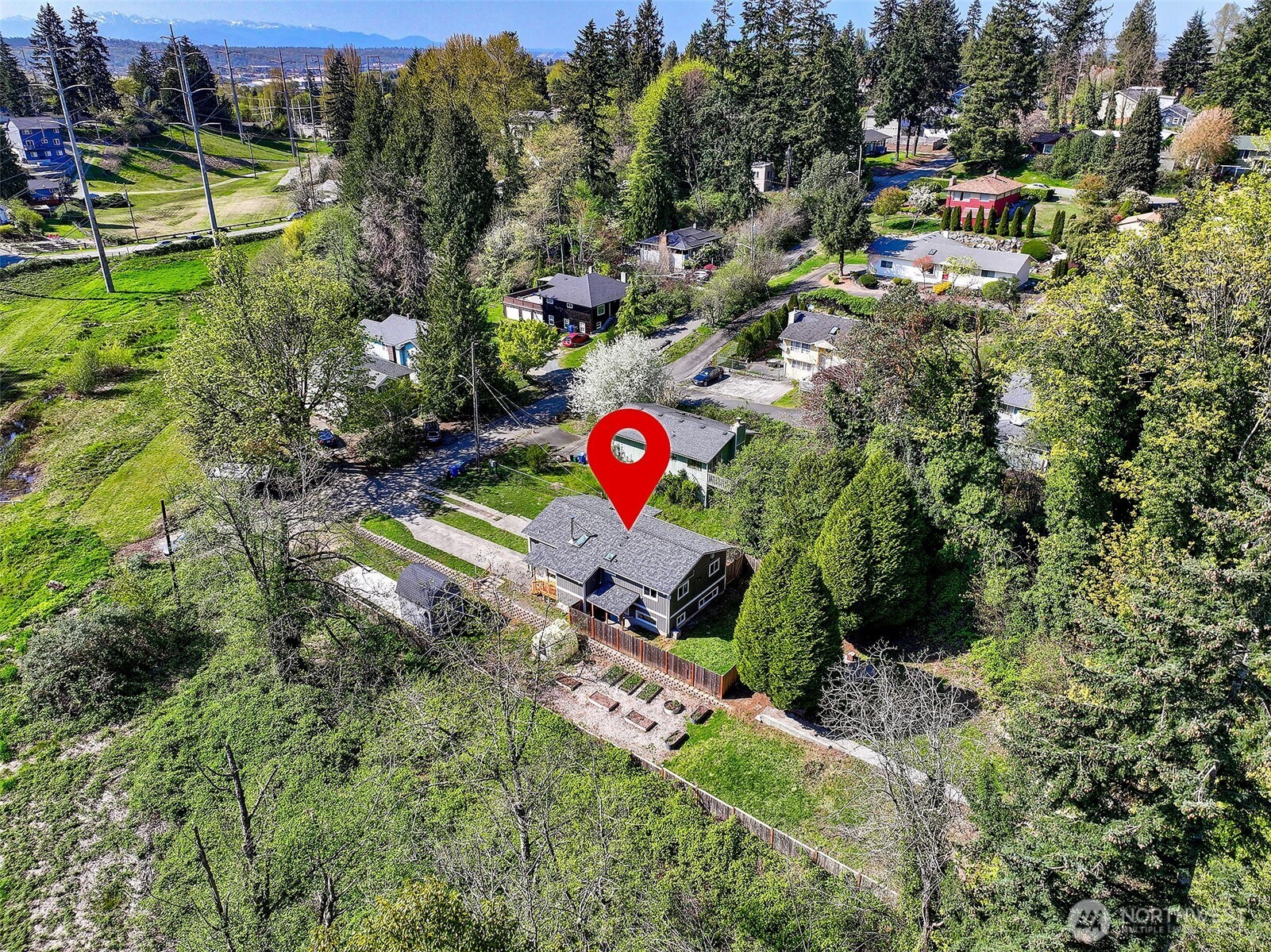 Located on the Chief Sealth Trail this house is in a great location.