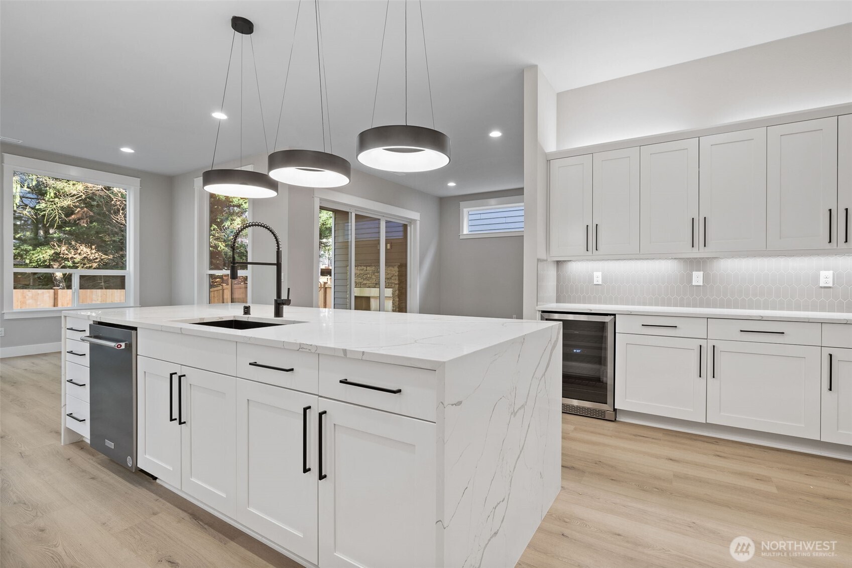 Photos are of a home in a different community and are for illustration purposes only to reflect typical finishes. May depict seller enhancements. Colors and options may vary.