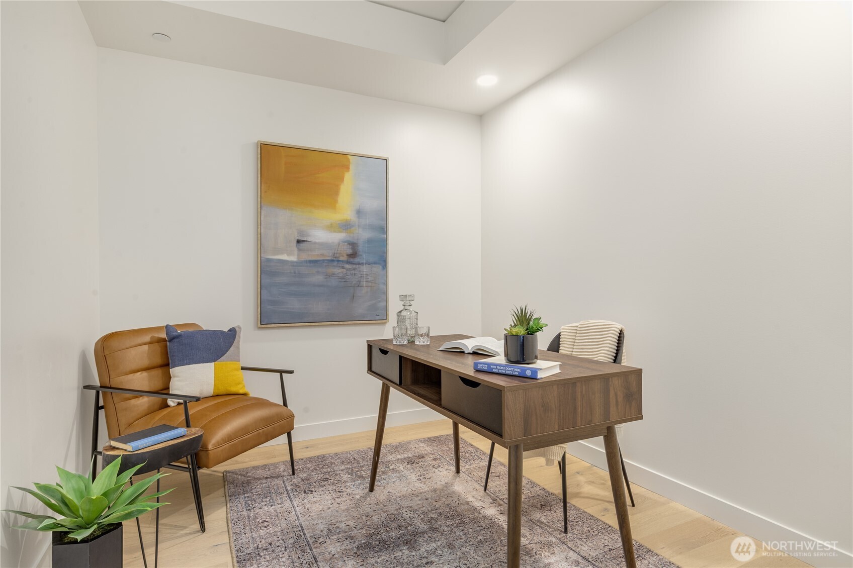Den that is a great flex space! Can accommodate an office, guest room, creative space and more!