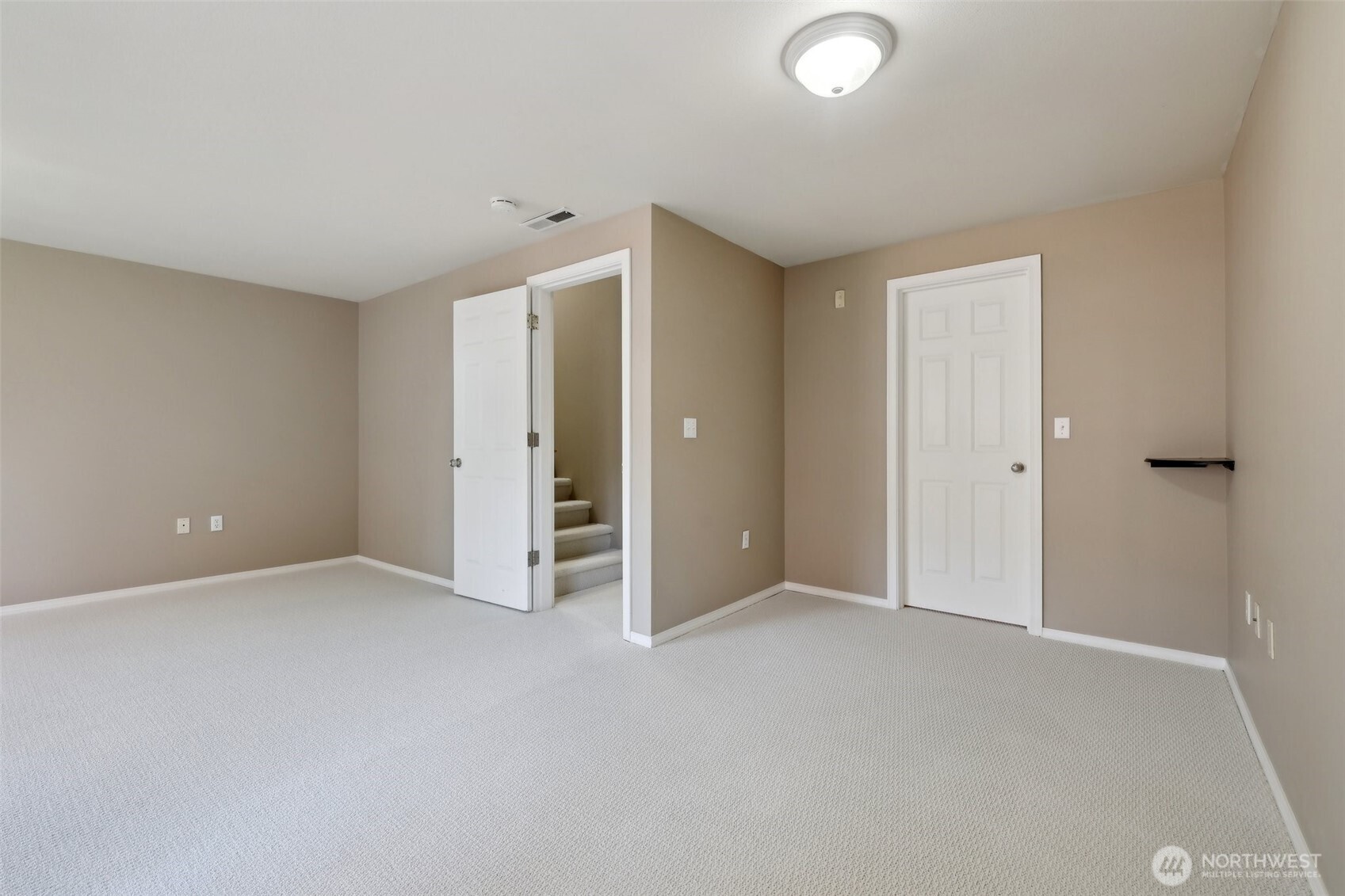Large 3rd bedroom with WIC and/or flex space for 2nd living room or office