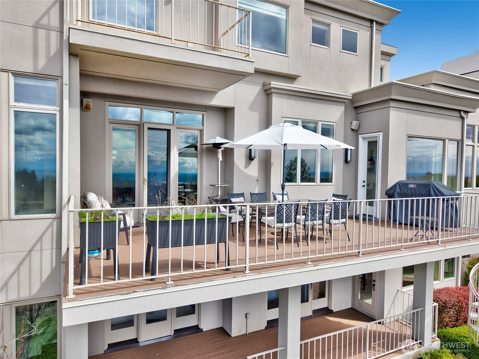A Deck on every level