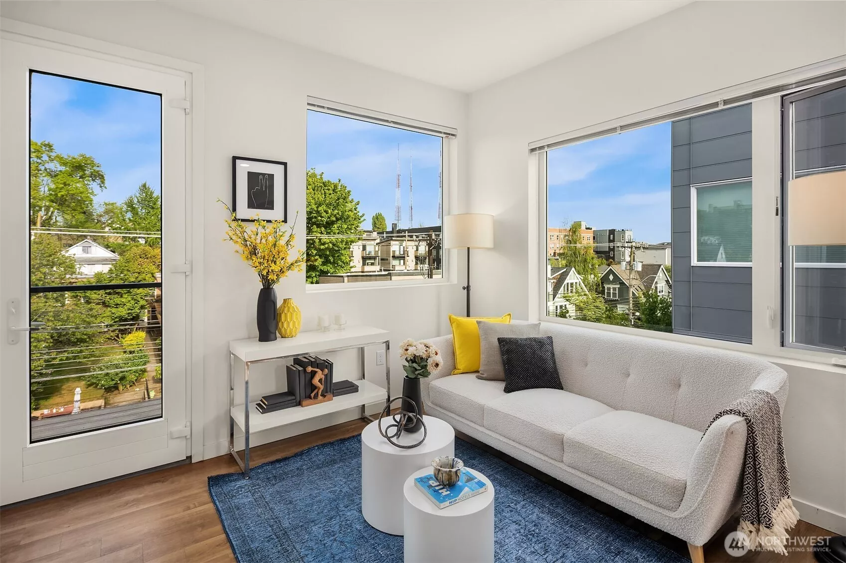 Perched on the top corner of Edison, Residence 506 offers sweeping views, soaring ceilings, and unbeatable access to Capitol Hill’s vibrant heart.