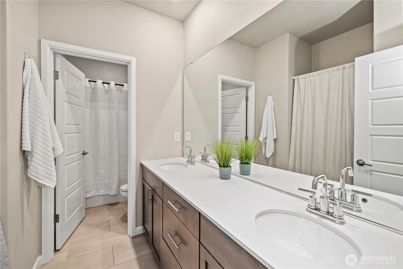 Full Guest Bath