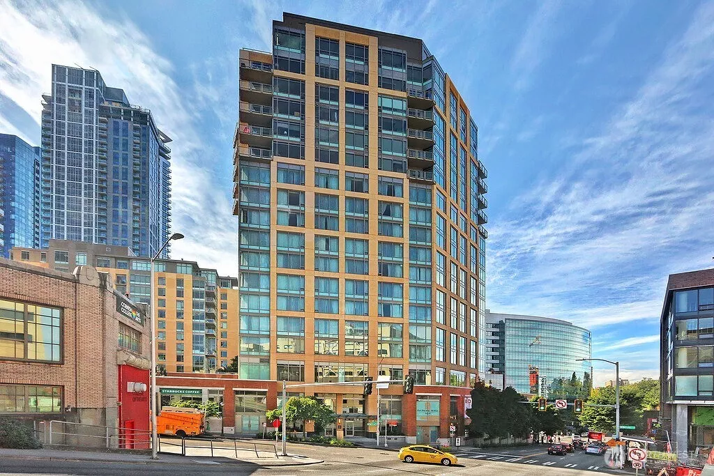Luxury condo living in the heart of the city!
