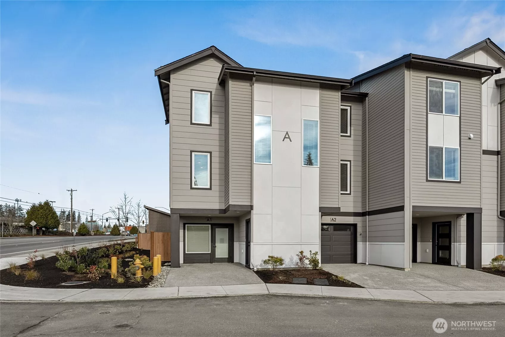 Photos are for representation only. Features, colors and selections may differ from photograph. See site agent for details.