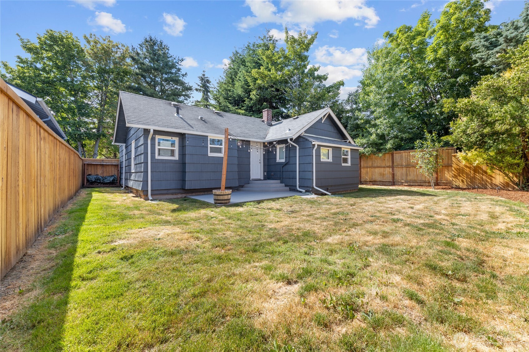 This yard has so much space