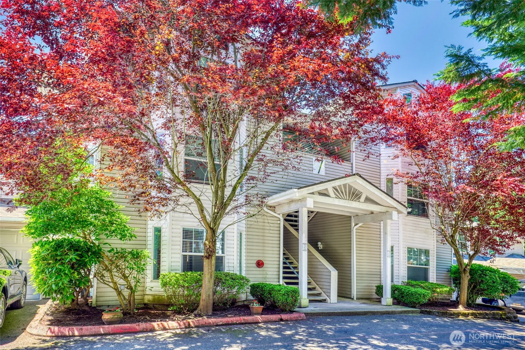 Welcome to your Silver Lake home complete with a private attached garage.