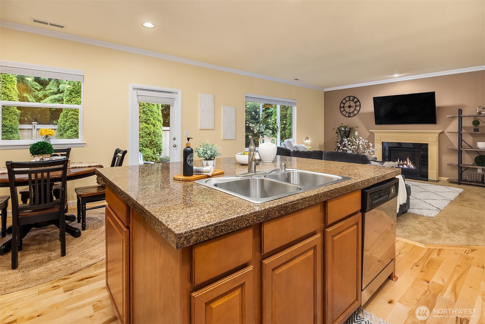 Central island in Kitchen