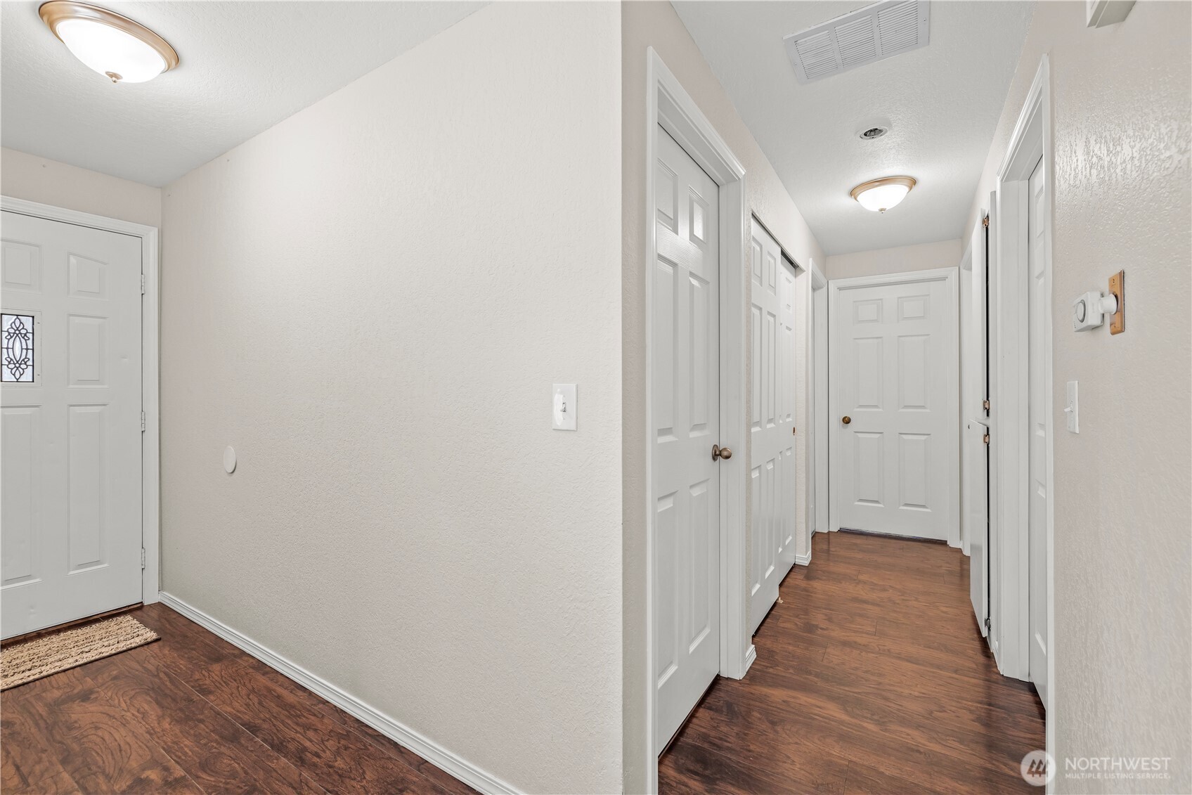 Hallway to bedrooms.