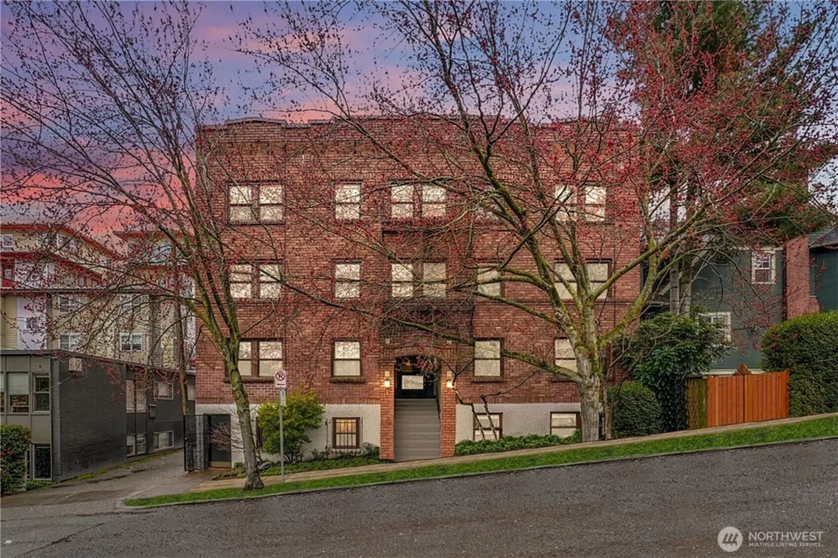 Welcome to a classic 1917 brick condominium building in the heart of Cap Hill.