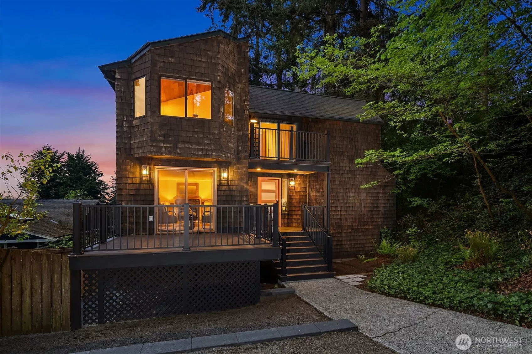 Welcome home! This classic Norhtwest contemporary is warm and inviting.