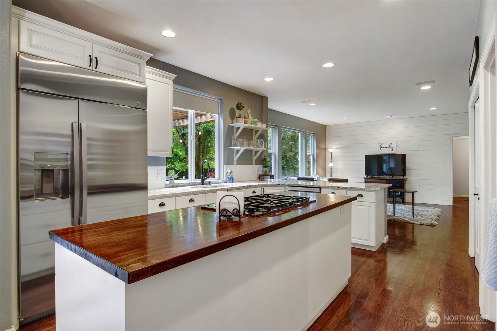 Gorgeous kitchen.