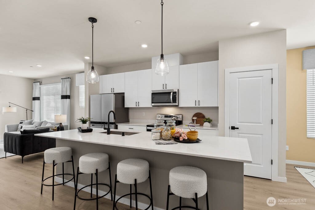 Photos are for representation only. Features, colors and selections may differ from photograph. See site agent for details.