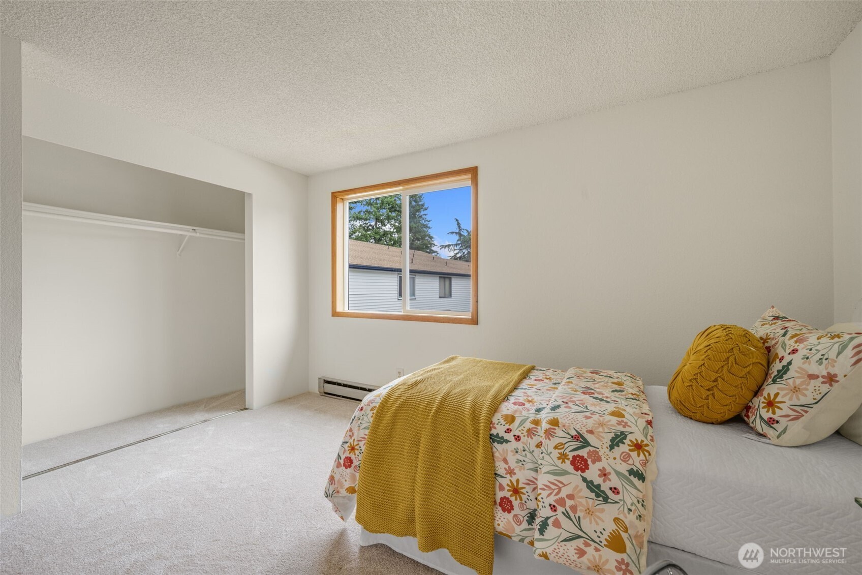 Second upper bedroom