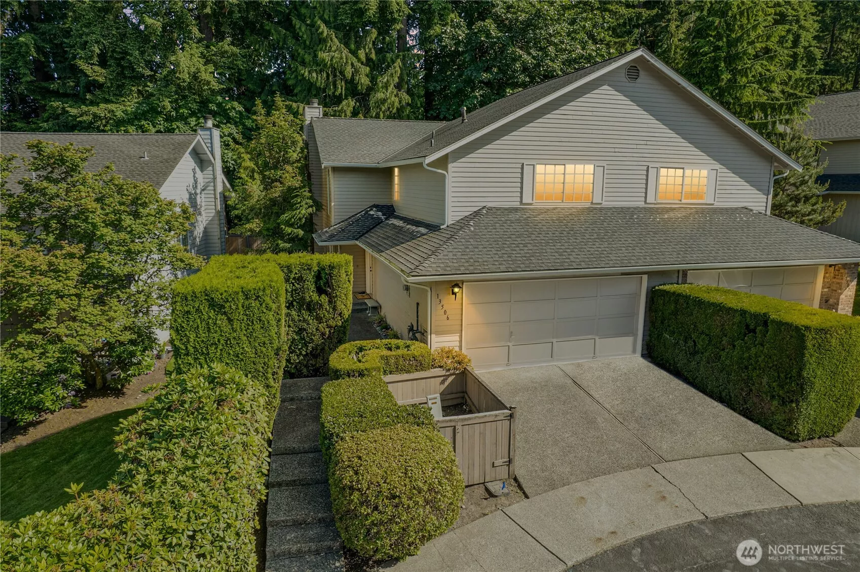 Welcome to this stunning home! Everything new and very class on the inside!