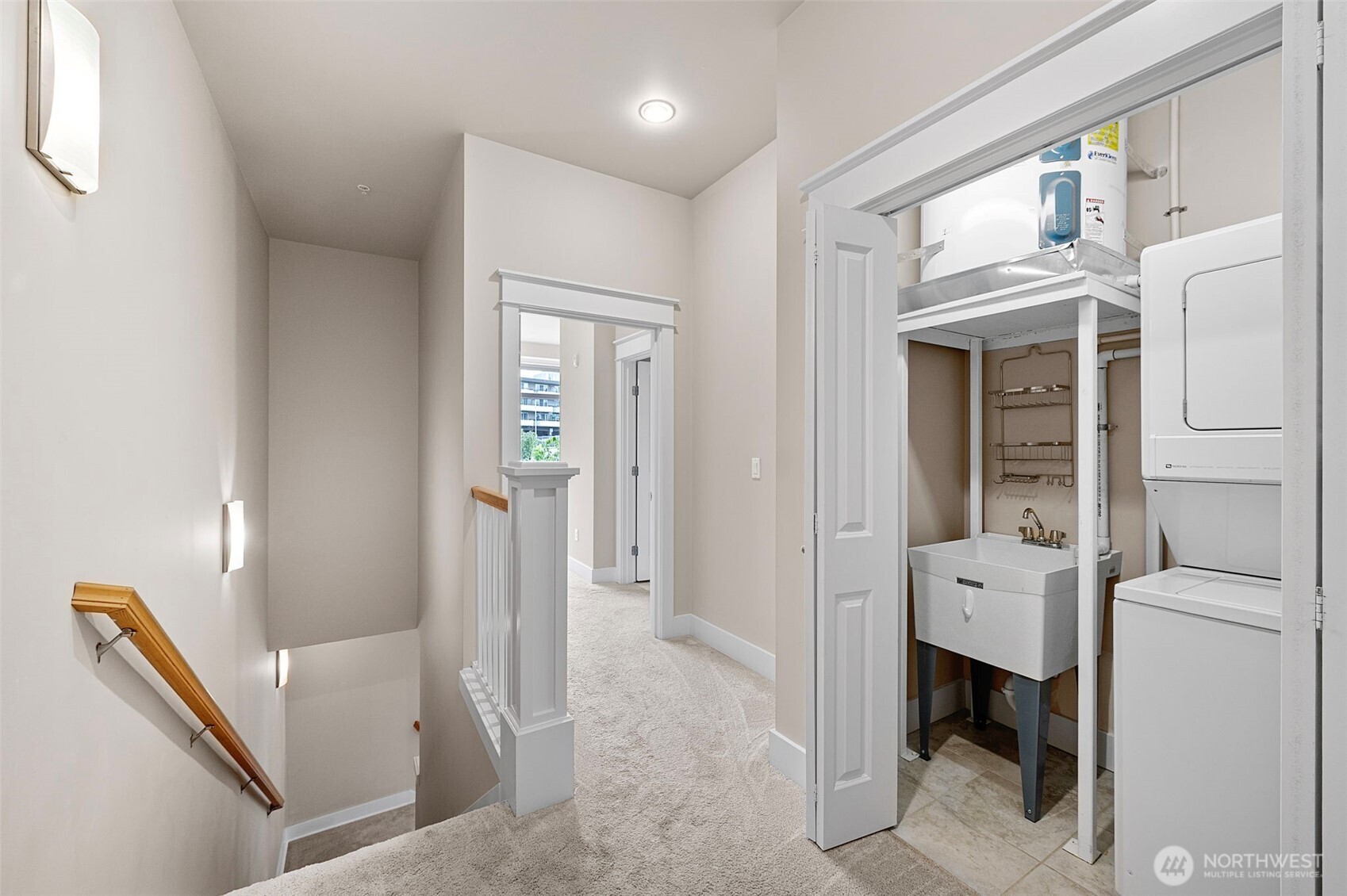walk in closet to bath