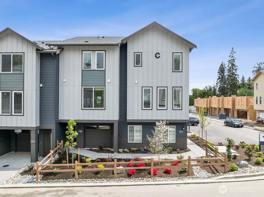 Photos are for representation only. Features, colors and selections may differ from photograph. See site agent for details.