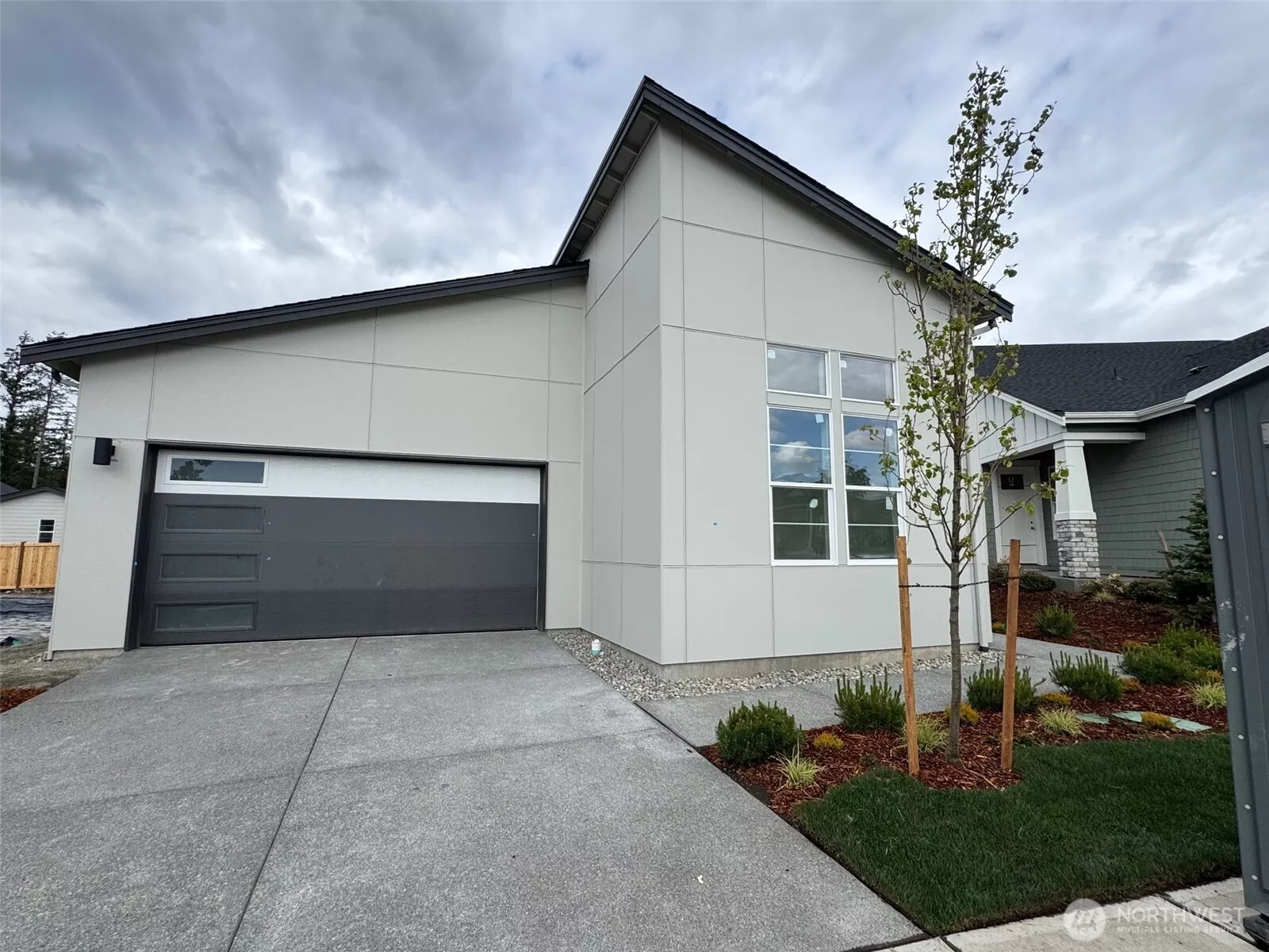 Lyra Contemporary