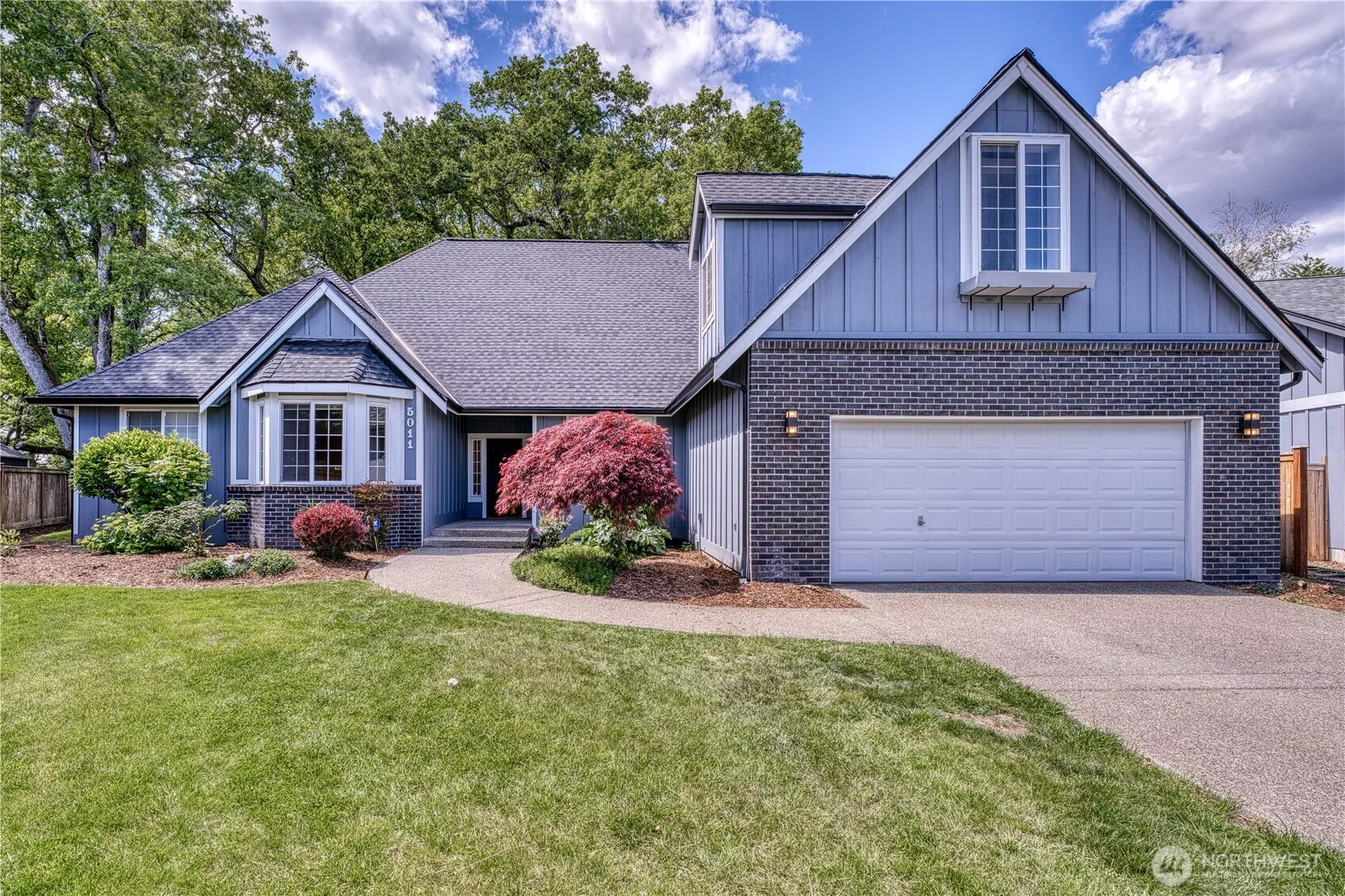 Welcome home! ALL MAJOR COMPONENTS OF HOME ARE BRAND NEW! ROOF, FURNACE, HEATPUMP, WATERHEATER, GUTTERS AND NEW CARPET THROUGHOUT!