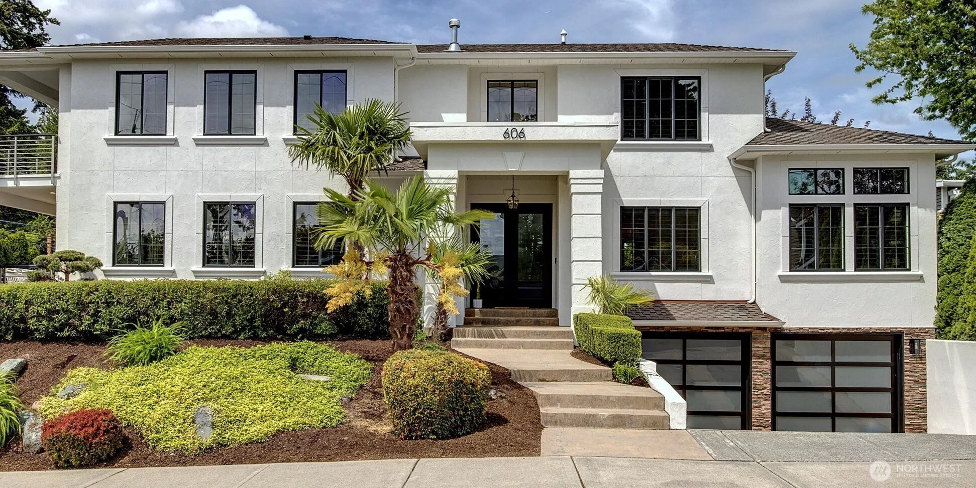 Refined living nestled in the heart of Kirkland! Custom built residence for the modern lifestyle! Perfectly located just 4 blocks to Downtown Kirkland!