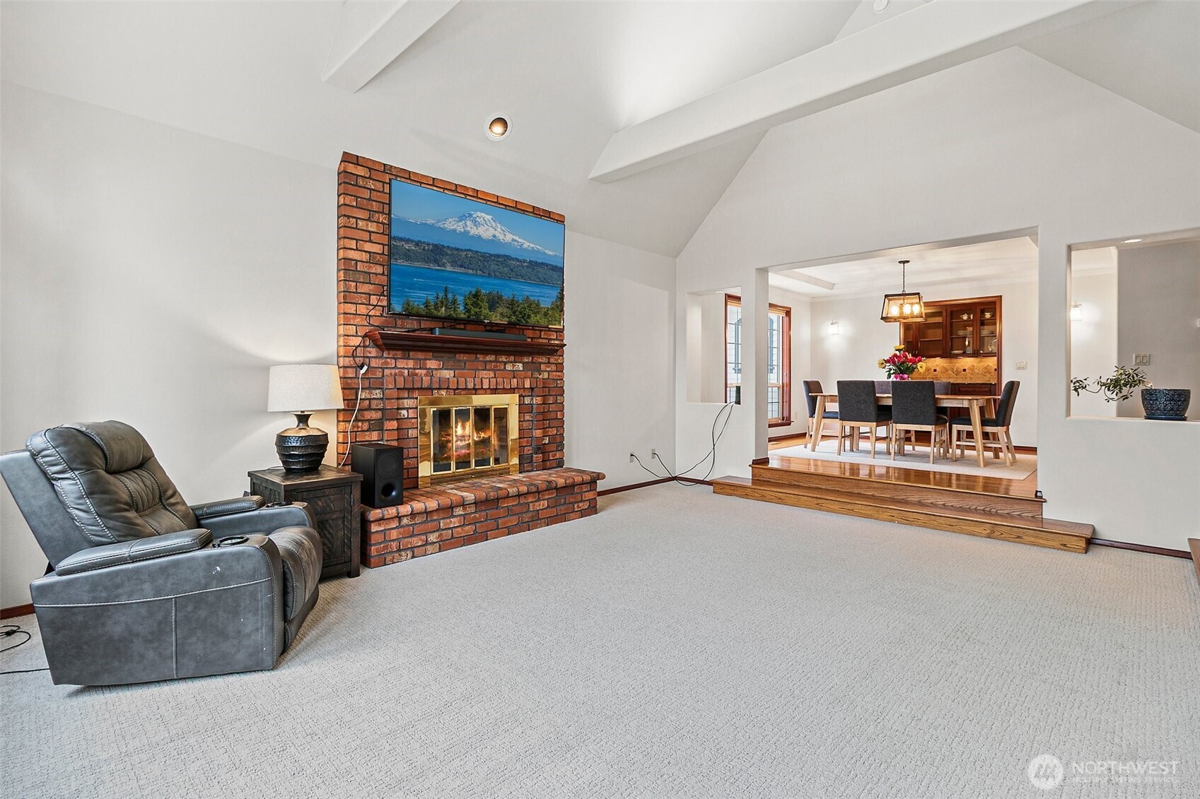 Living room With FirePlace
