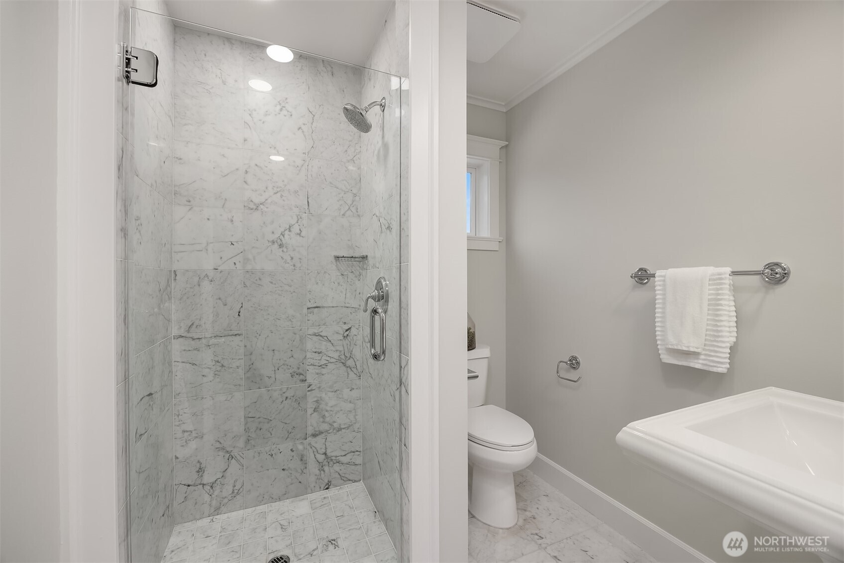 3/4 Carrera Marble Bath